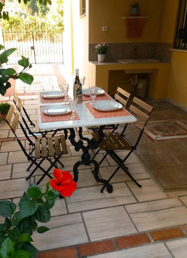 House With Garden Near The Sea Appartement Agia Efimia Buitenkant foto