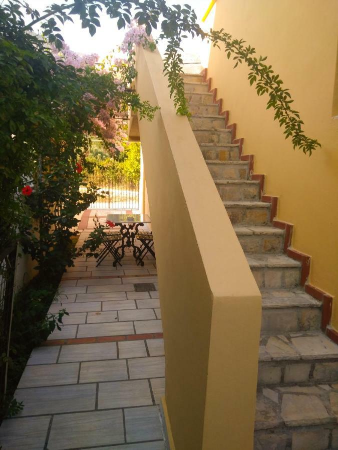 House With Garden Near The Sea Appartement Agia Efimia Buitenkant foto
