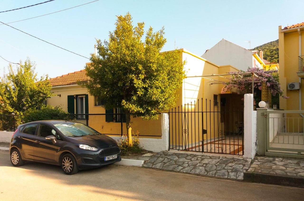 House With Garden Near The Sea Appartement Agia Efimia Buitenkant foto