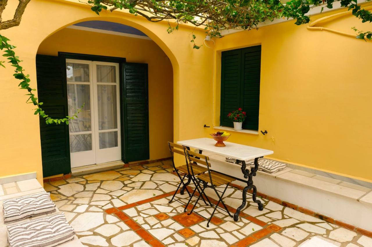 House With Garden Near The Sea Appartement Agia Efimia Buitenkant foto